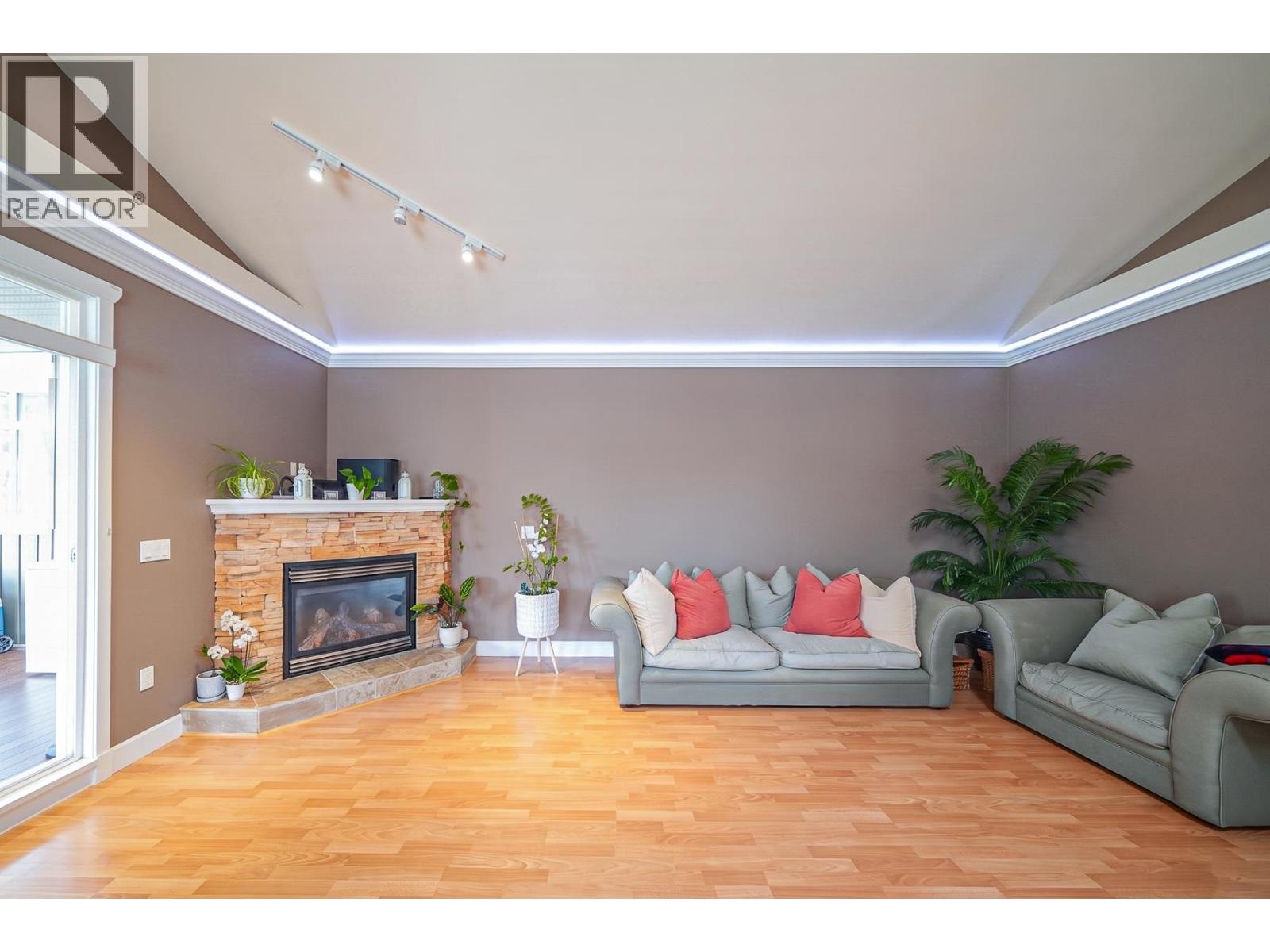 735 Schoolhouse Street, Coquitlam, British Columbia  V3J 5S1 - Photo 8 - R3117261