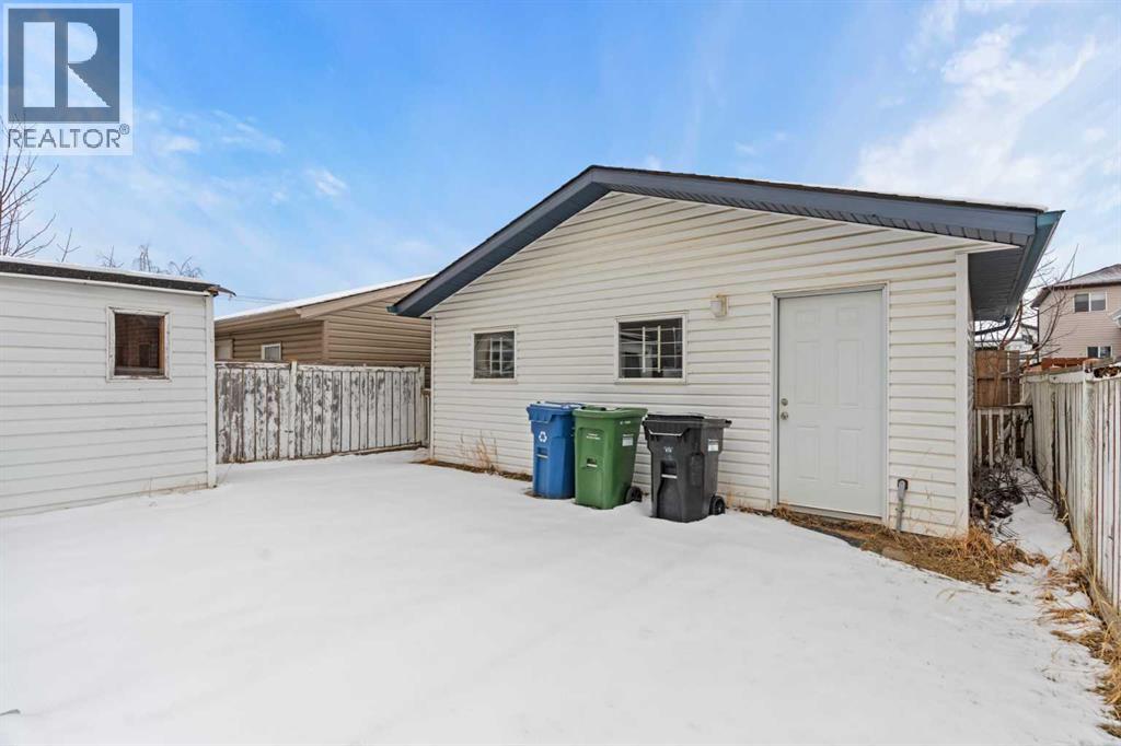 148 Martin Crossing Crescent Ne, Calgary, Alberta  T3J 3S9 - Photo 33 - A2297596
