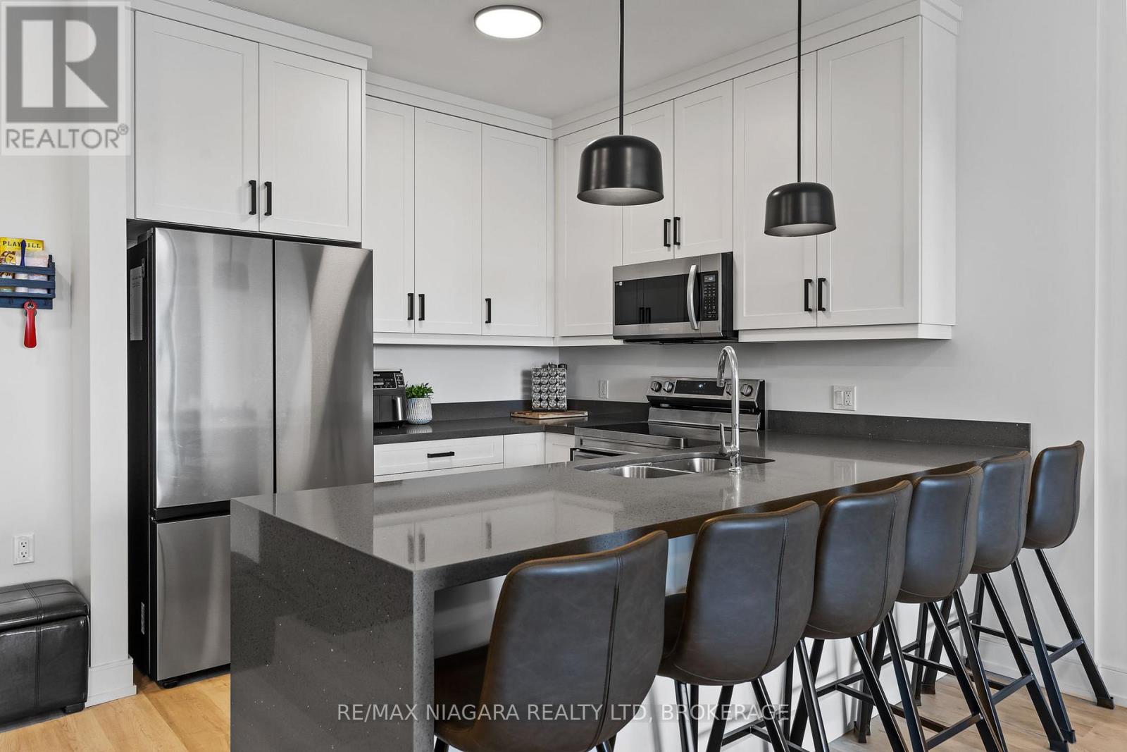 202 - 300b Fourth Avenue, St. Catharines, Ontario  L2S 0E6 - Photo 11 - X13045448