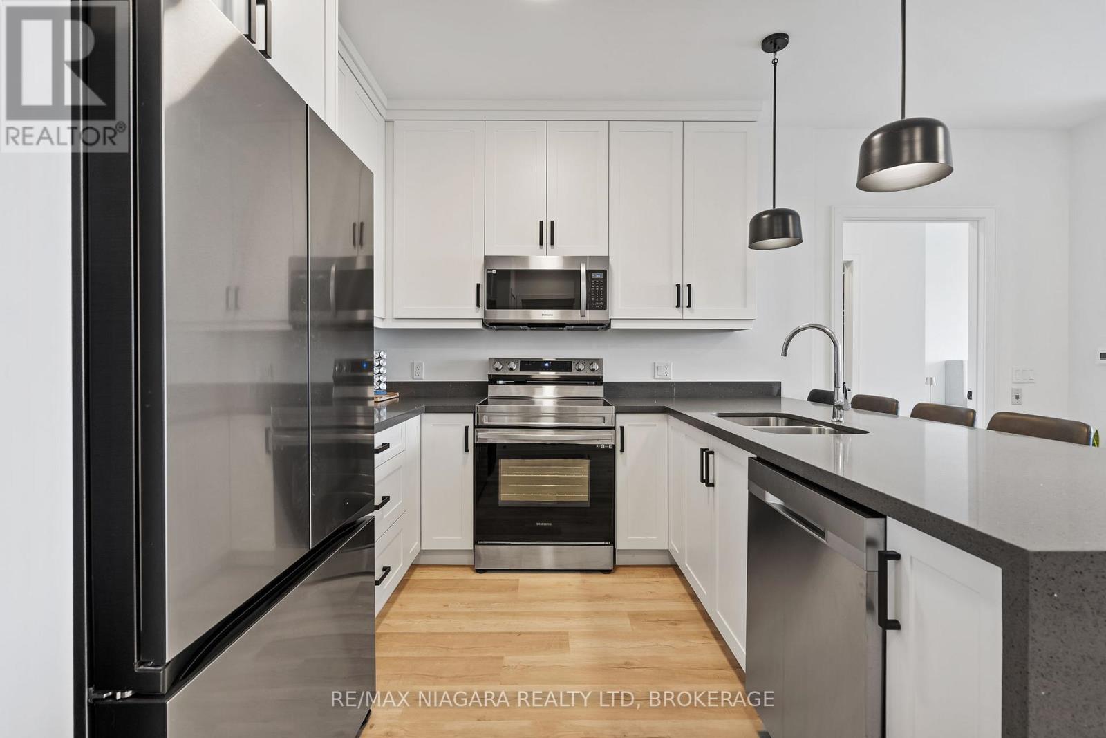 202 - 300b Fourth Avenue, St. Catharines, Ontario  L2S 0E6 - Photo 12 - X13045448