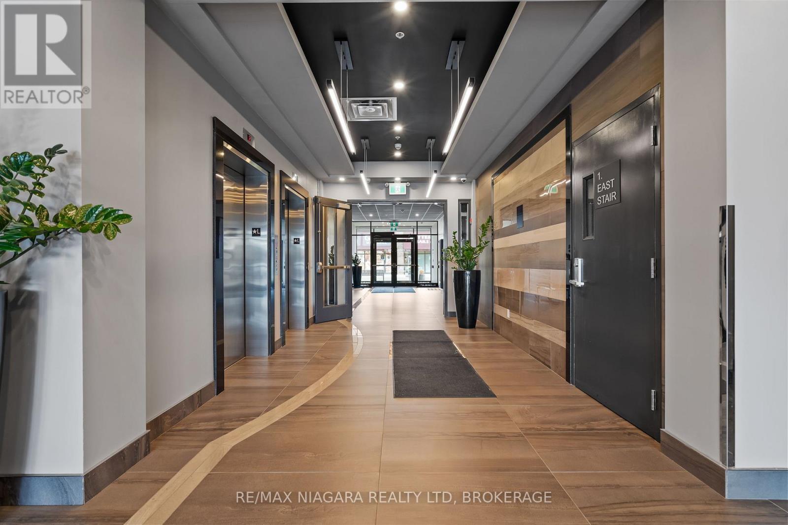 202 - 300b Fourth Avenue, St. Catharines, Ontario  L2S 0E6 - Photo 4 - X13045448