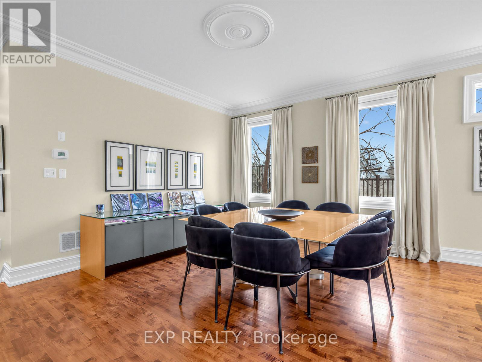 241 Poplar Plains Street, Toronto, Ontario  M4V 2N8 - Photo 8 - C12966956