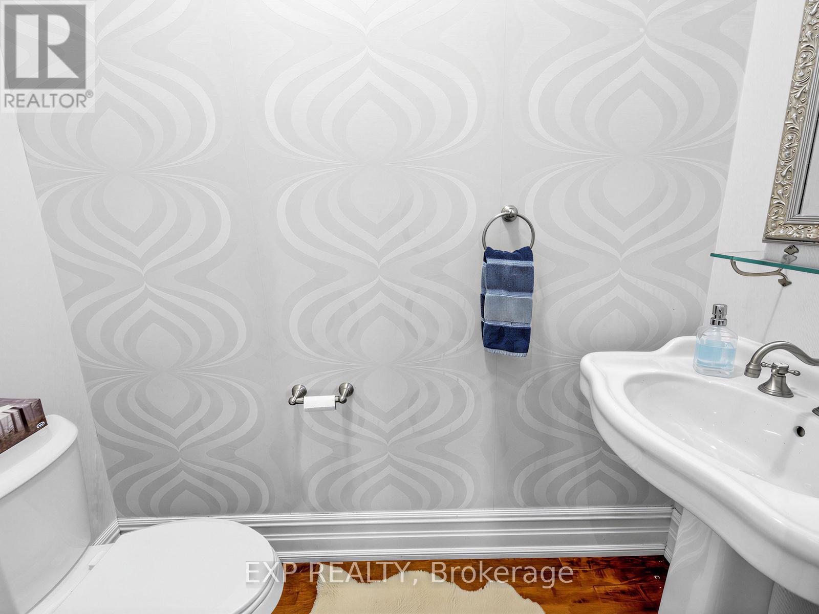 241 Poplar Plains Street, Toronto, Ontario  M4V 2N8 - Photo 11 - C12966956