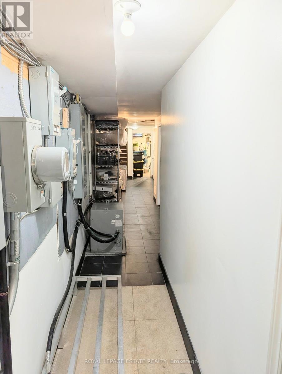 1527 O'connor Drive, Toronto, Ontario  M4B 2V7 - Photo 13 - E13019496
