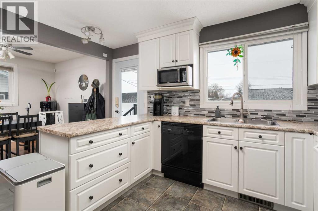 5419 51 Street, Camrose, Alberta  T4V 3C5 - Photo 8 - A2291670