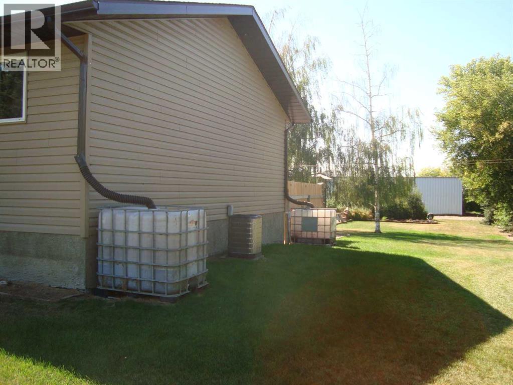 340032 Rge. Rd. 24-5, Rural Kneehill County, Alberta  T0M 2C0 - Photo 5 - A2255314