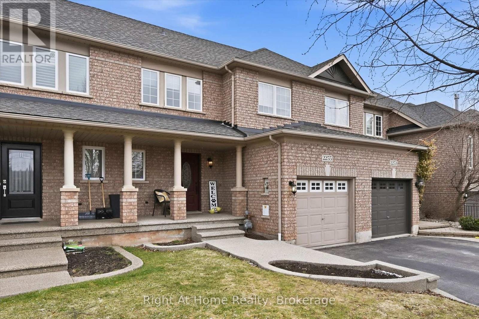 2255 Hummingbird Way, Oakville, Ontario  L6M 3Z7 - Photo 3 - W13058896