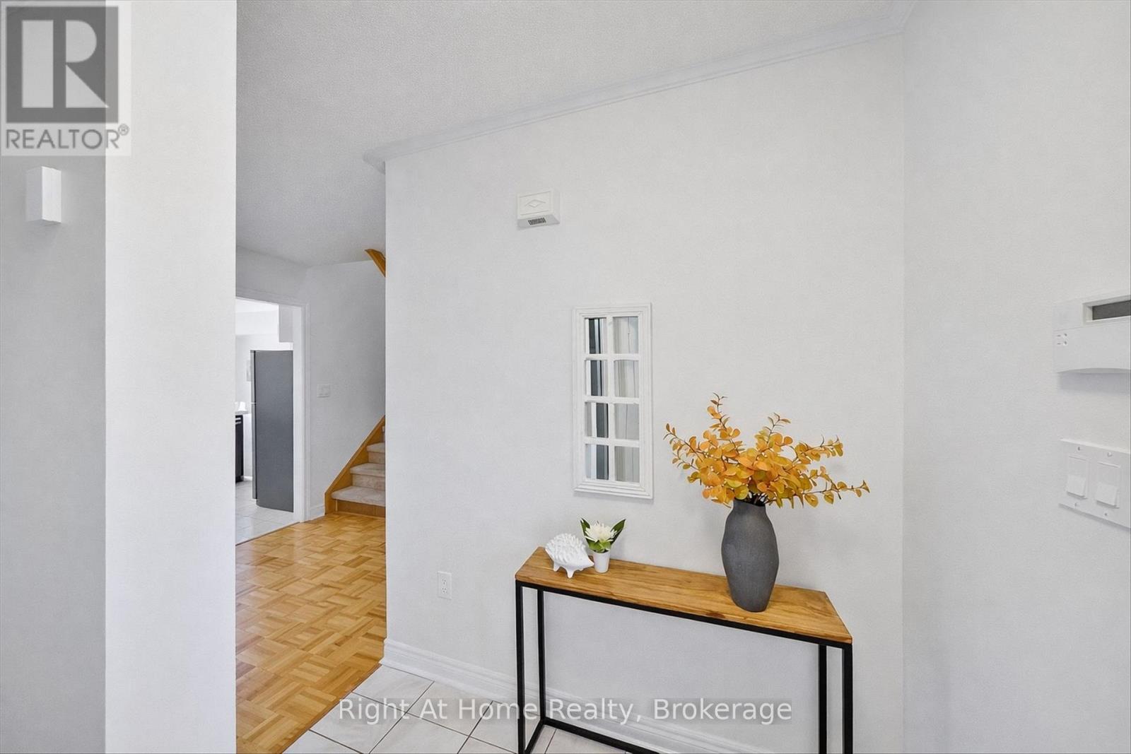 2255 Hummingbird Way, Oakville, Ontario  L6M 3Z7 - Photo 4 - W13058896