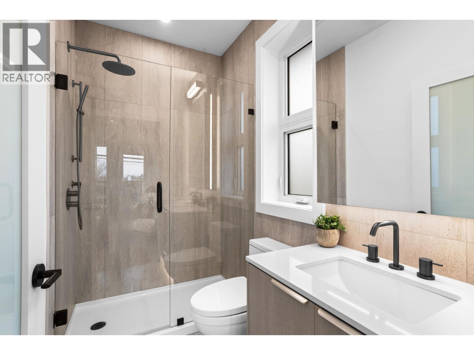 3277 Graveley Street, Vancouver, British Columbia  V5K 3K8 - Photo 13 - R3117435