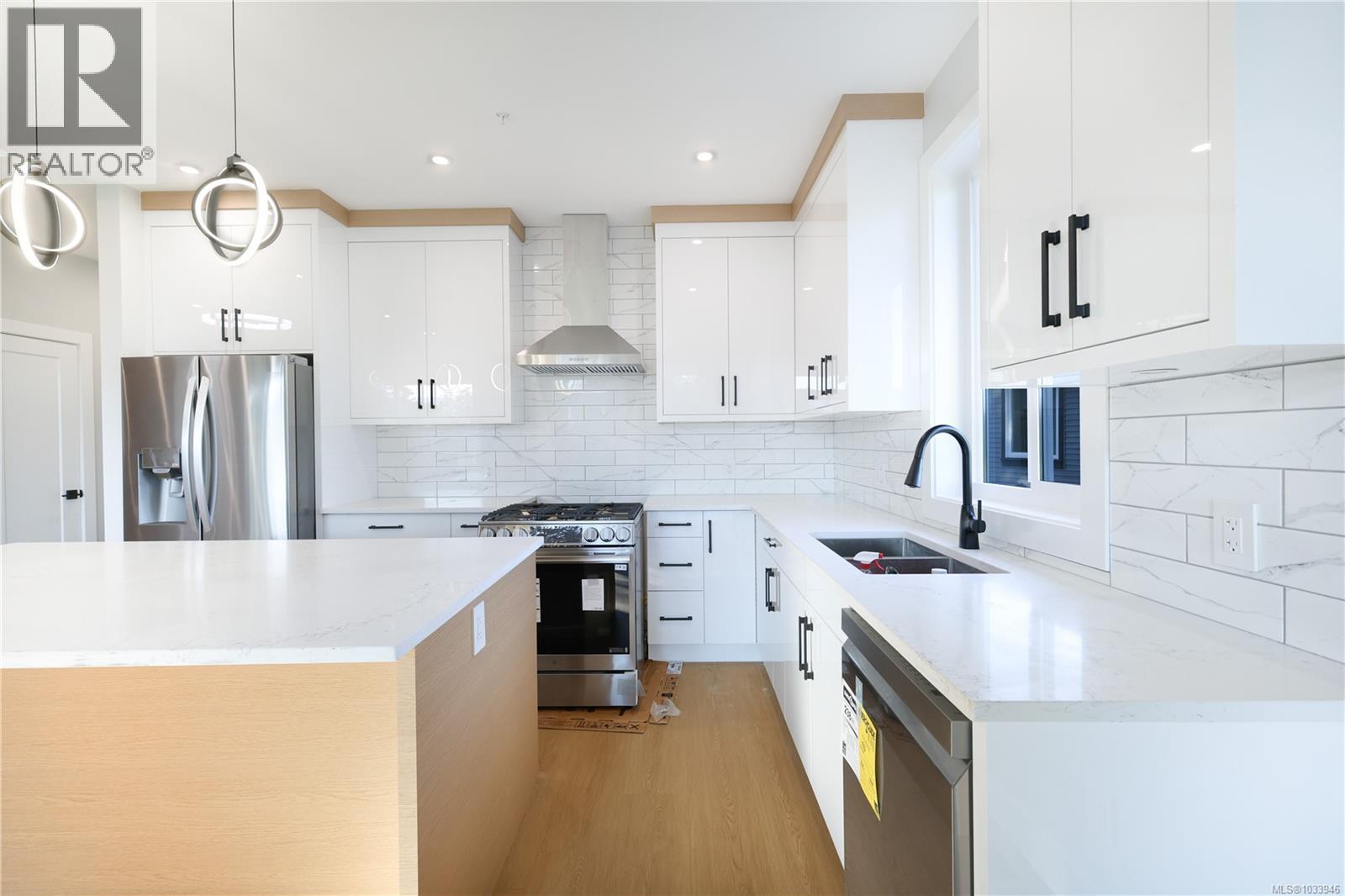 410 Diamond Blvd, Nanaimo, British Columbia  V9T 2R7 - Photo 3 - 1033946