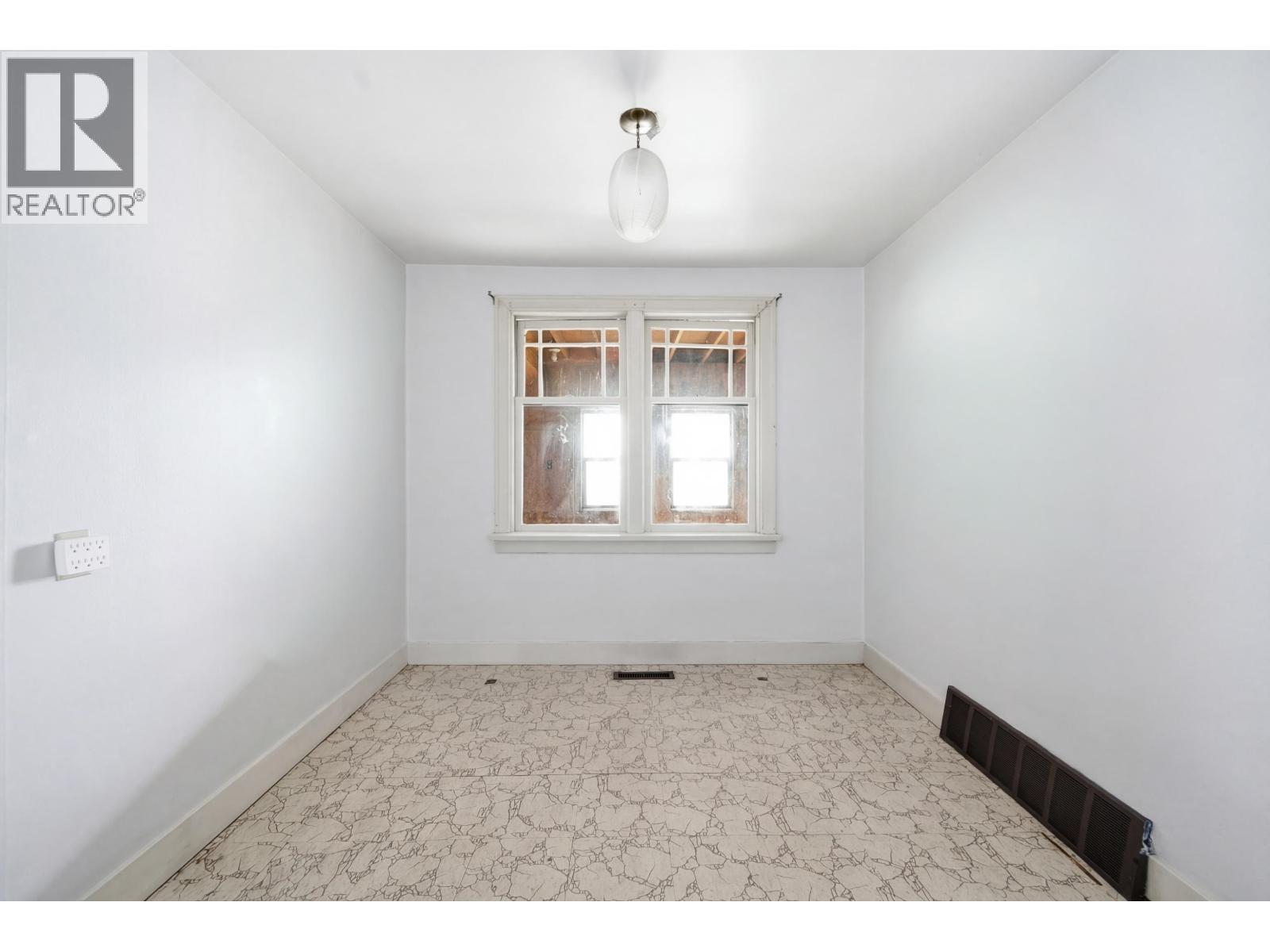 220 Devoy Street, New Westminster, British Columbia  V3L 4E7 - Photo 6 - R3117442