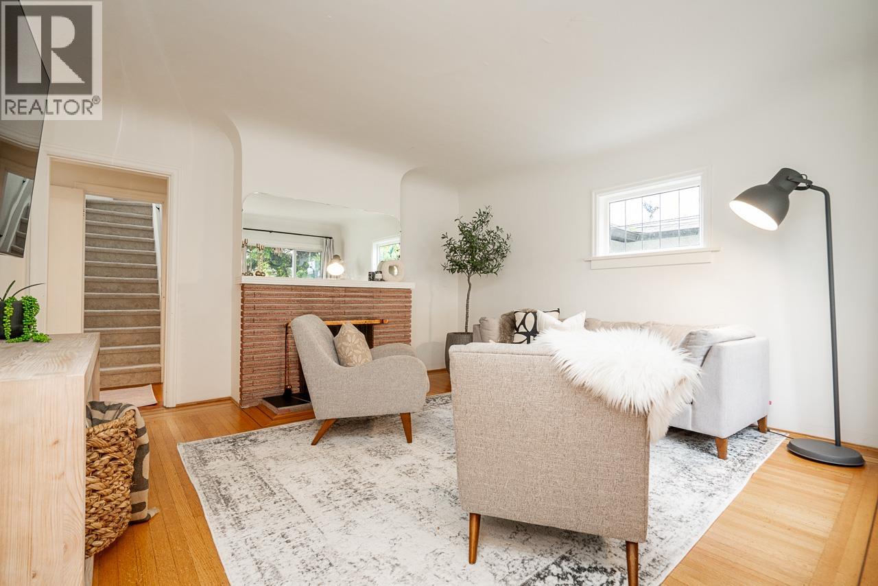 134 W 40th Avenue, Vancouver, British Columbia  V5Y 2R2 - Photo 3 - R3117454