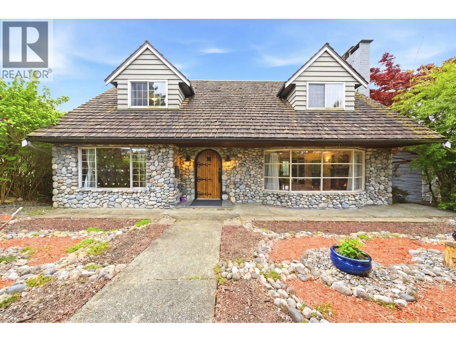 80 COURTNEY CRESCENT, New Westminster, British Columbia