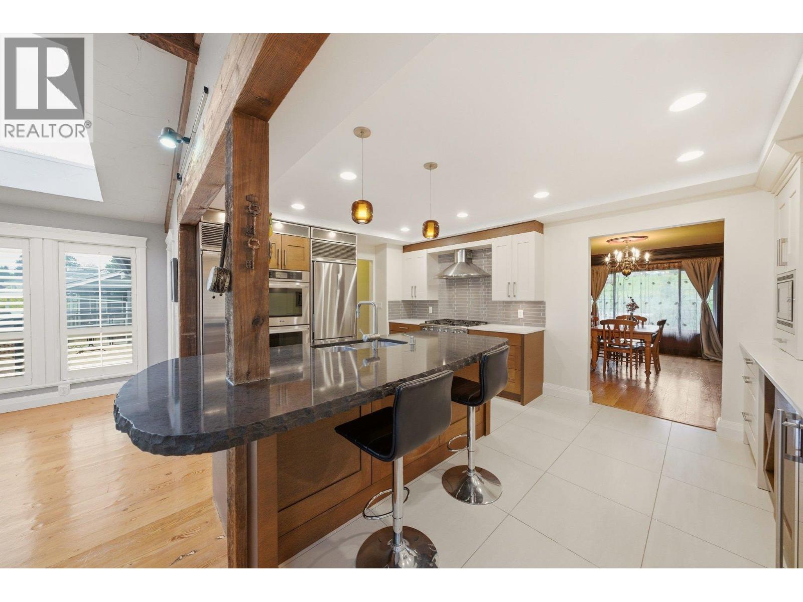 80 Courtney Crescent, New Westminster, British Columbia  V3L 4M2 - Photo 8 - R3117486