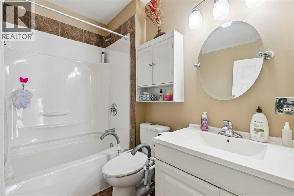 132 Big Springs Hill SE, Airdrie, Alberta  T4A 1K4 - Photo 12 - A2303579