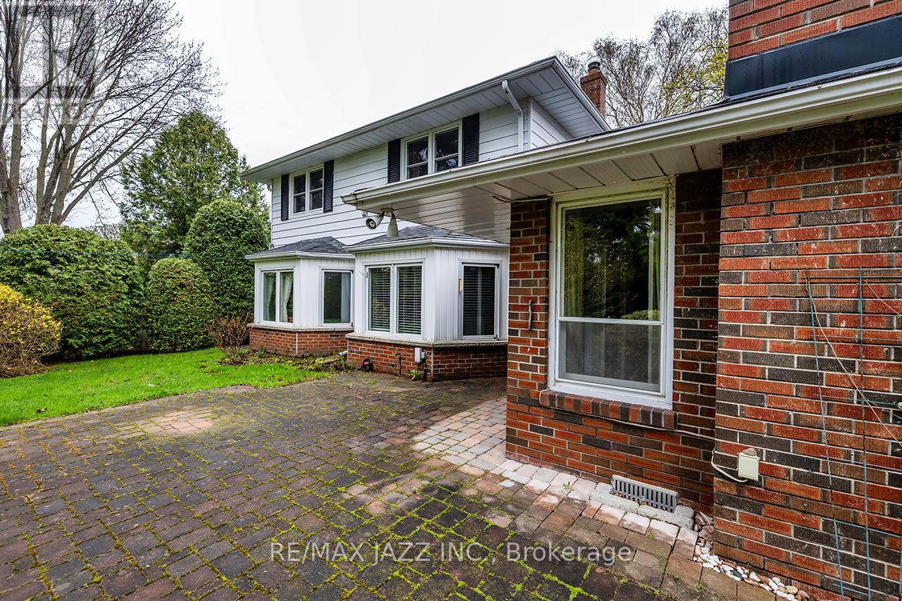 233 Wellington Street, Whitby, Ontario  L1N 5L7 - Photo 2 - E12609748