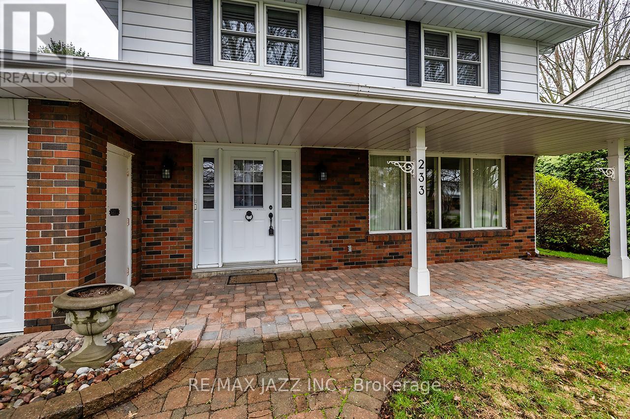 233 Wellington Street, Whitby, Ontario  L1N 5L7 - Photo 3 - E12609748