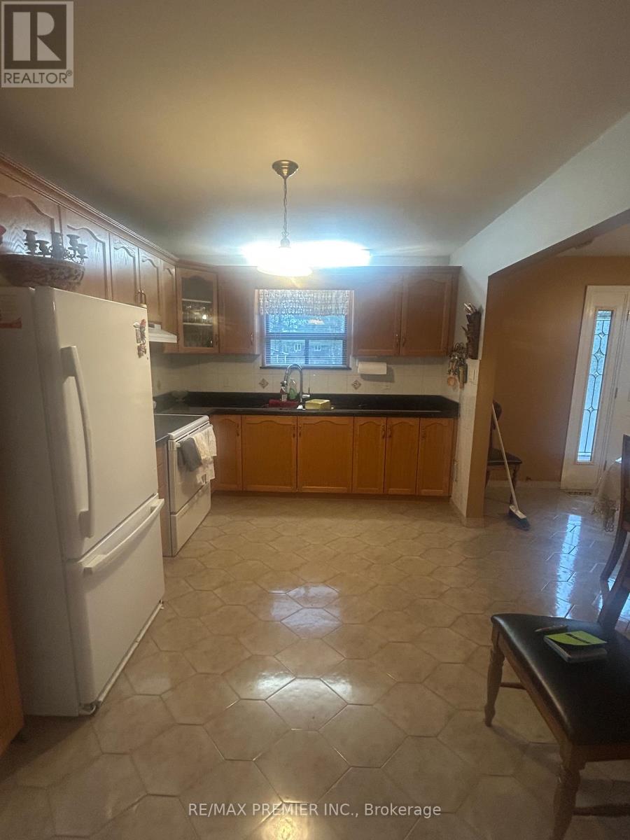 Main - 61 Cedar Lane Drive, Wasaga Beach, Ontario  L9Z 2S1 - Photo 4 - S13059876