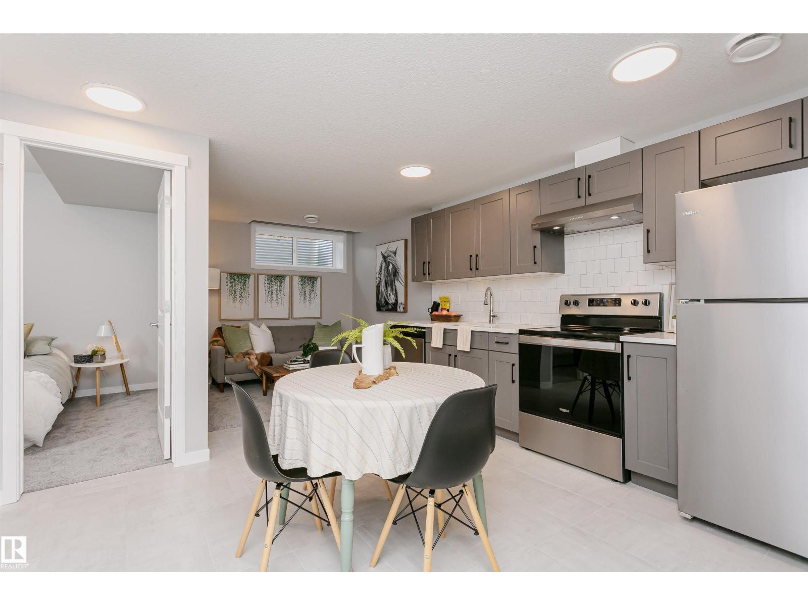 2518 151a Av NW, Edmonton, Alberta  T5Y 3Z2 - Photo 4 - E4484699