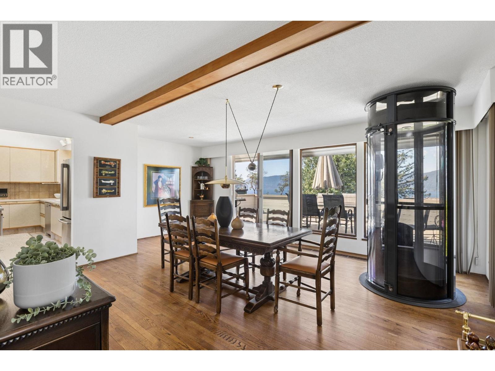 8570 Ansell Place, West Vancouver, British Columbia  V7W 2W3 - Photo 18 - R3117394