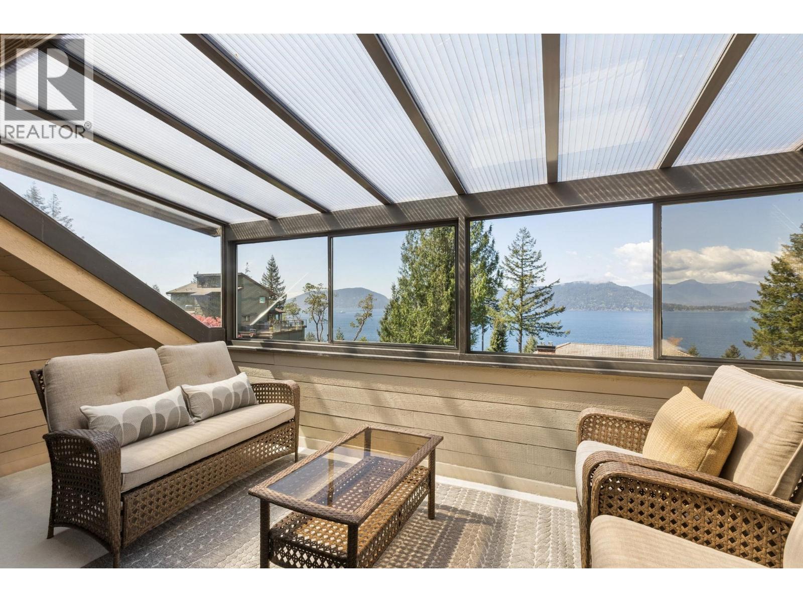 8570 Ansell Place, West Vancouver, British Columbia  V7W 2W3 - Photo 26 - R3117394