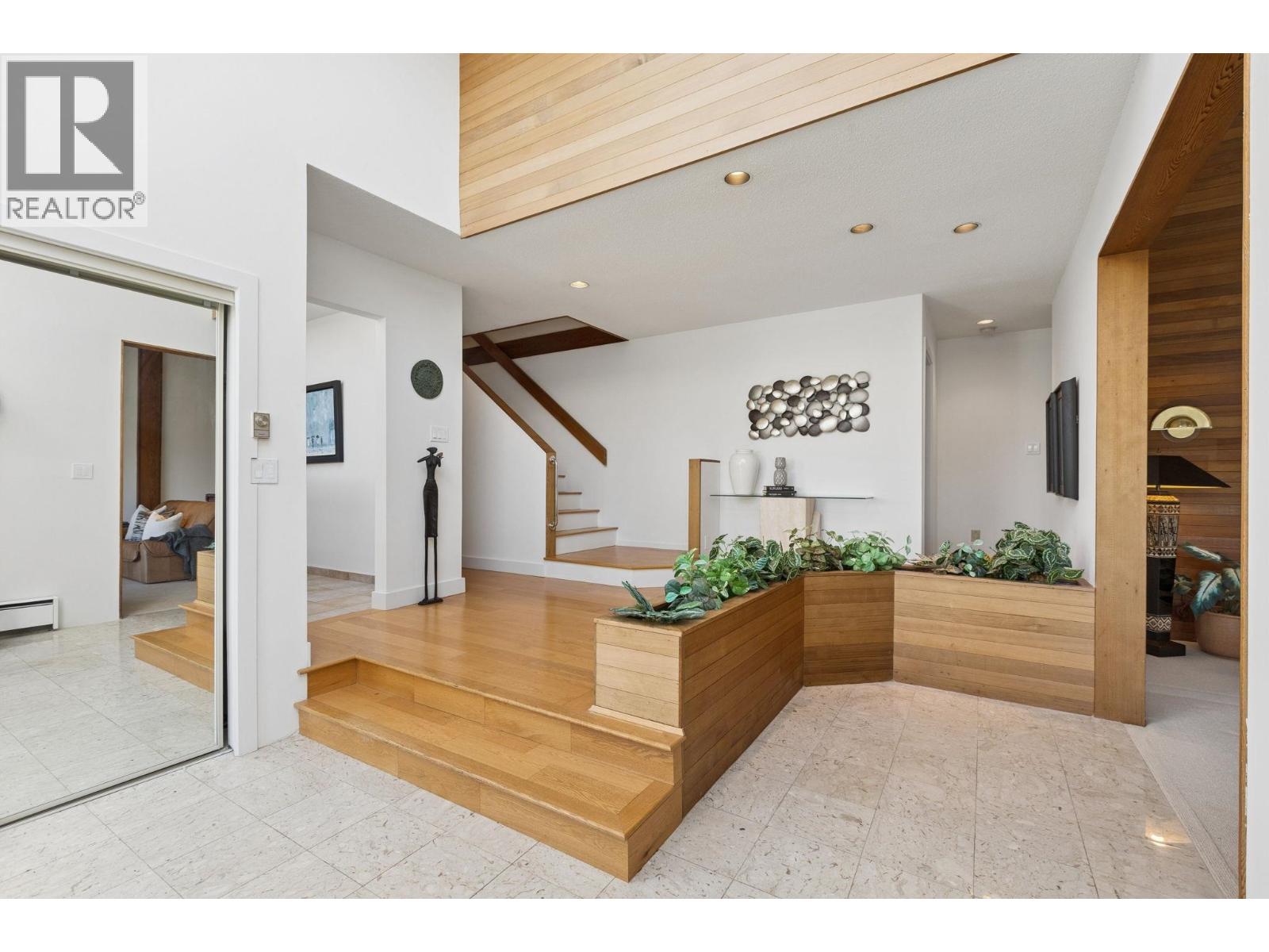 8570 Ansell Place, West Vancouver, British Columbia  V7W 2W3 - Photo 7 - R3117394