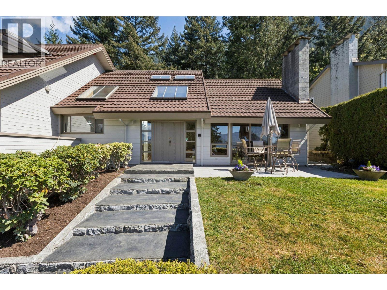 8570 Ansell Place, West Vancouver, British Columbia  V7W 2W3 - Photo 5 - R3117394