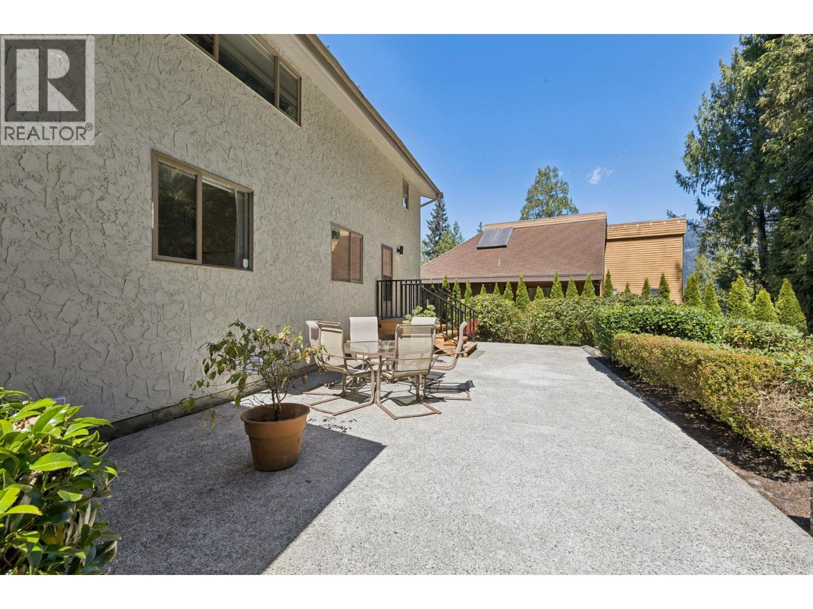 8570 Ansell Place, West Vancouver, British Columbia  V7W 2W3 - Photo 36 - R3117394