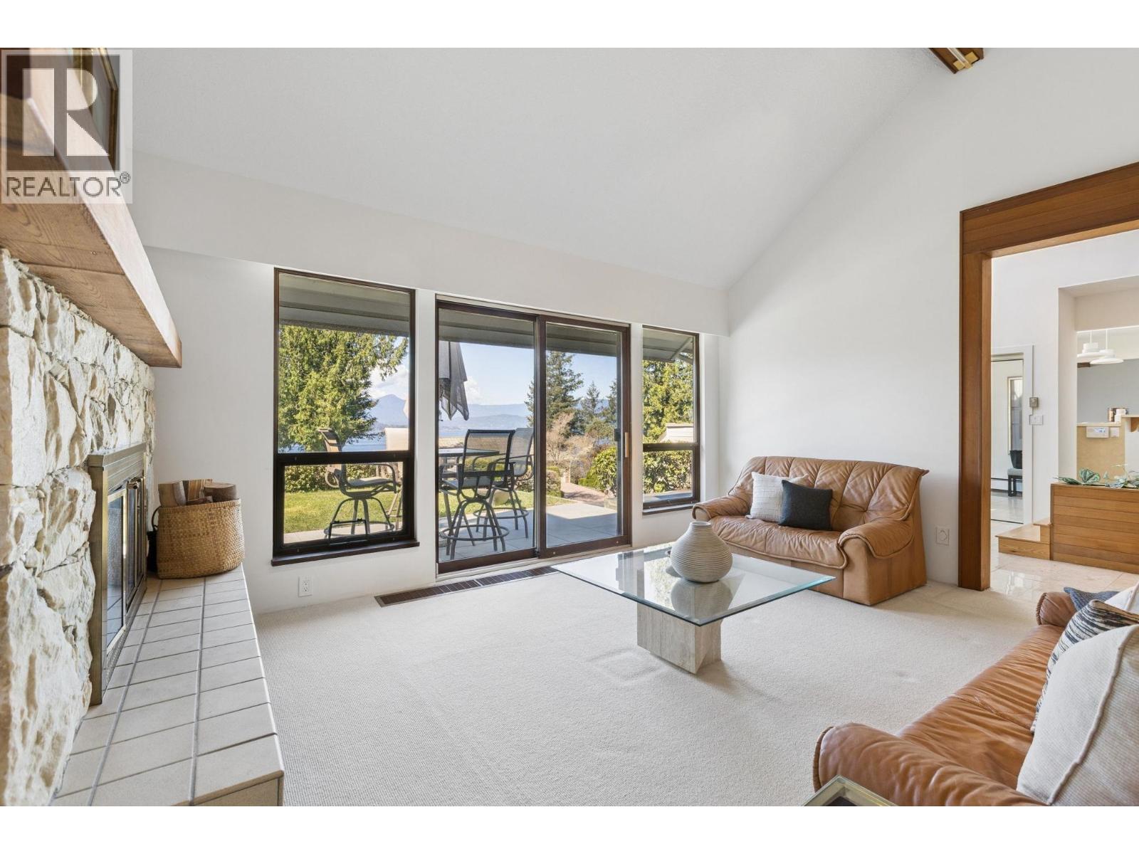 8570 Ansell Place, West Vancouver, British Columbia  V7W 2W3 - Photo 10 - R3117394