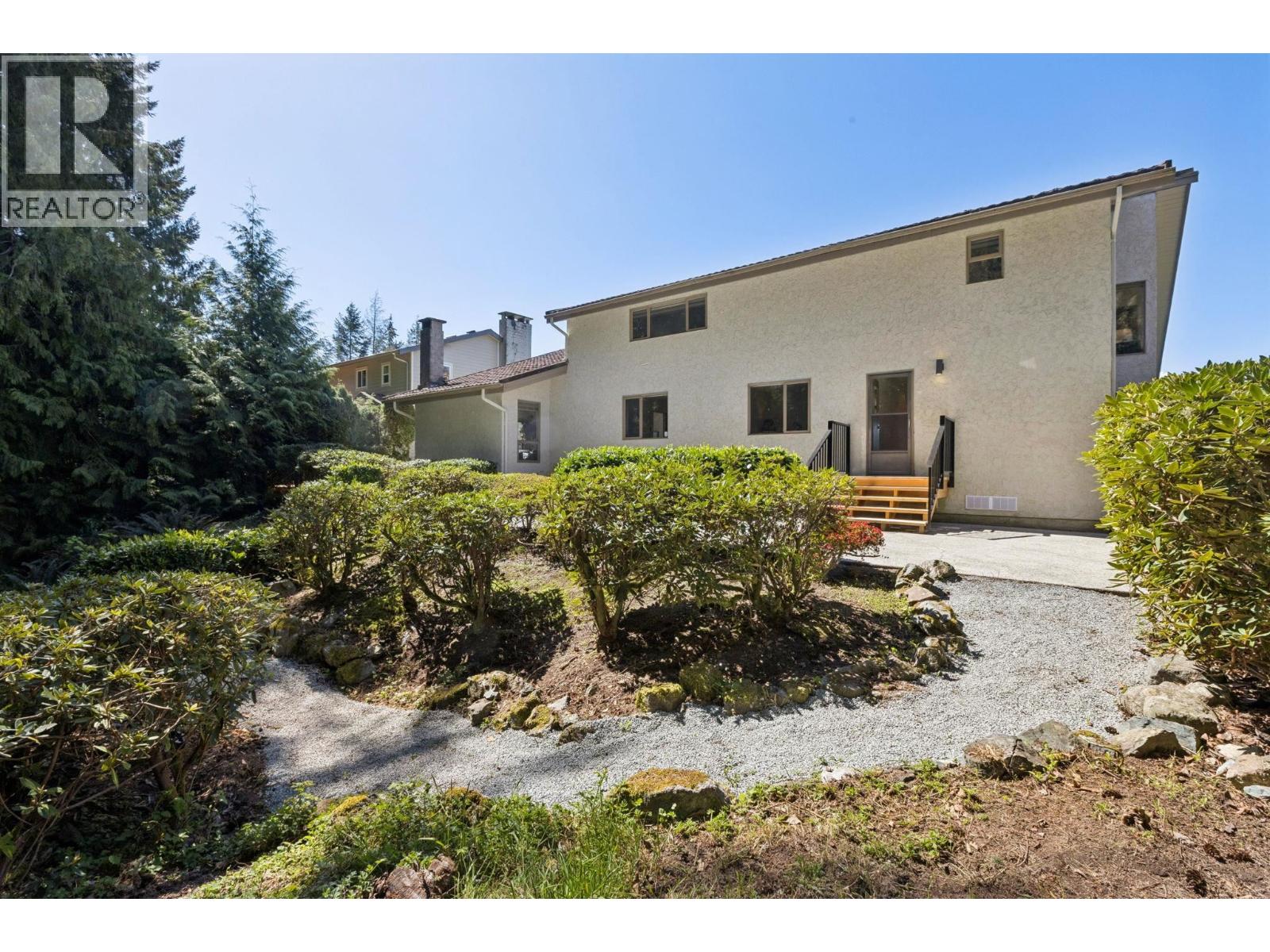 8570 Ansell Place, West Vancouver, British Columbia  V7W 2W3 - Photo 38 - R3117394