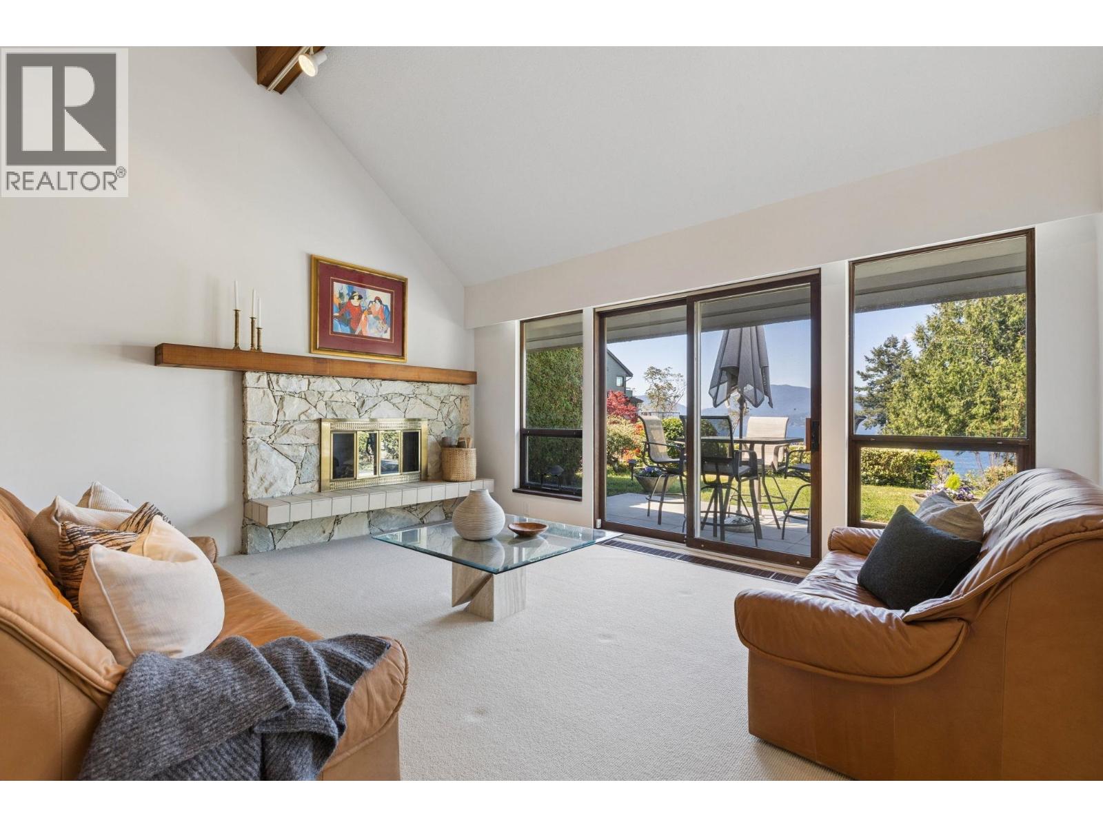 8570 Ansell Place, West Vancouver, British Columbia  V7W 2W3 - Photo 9 - R3117394