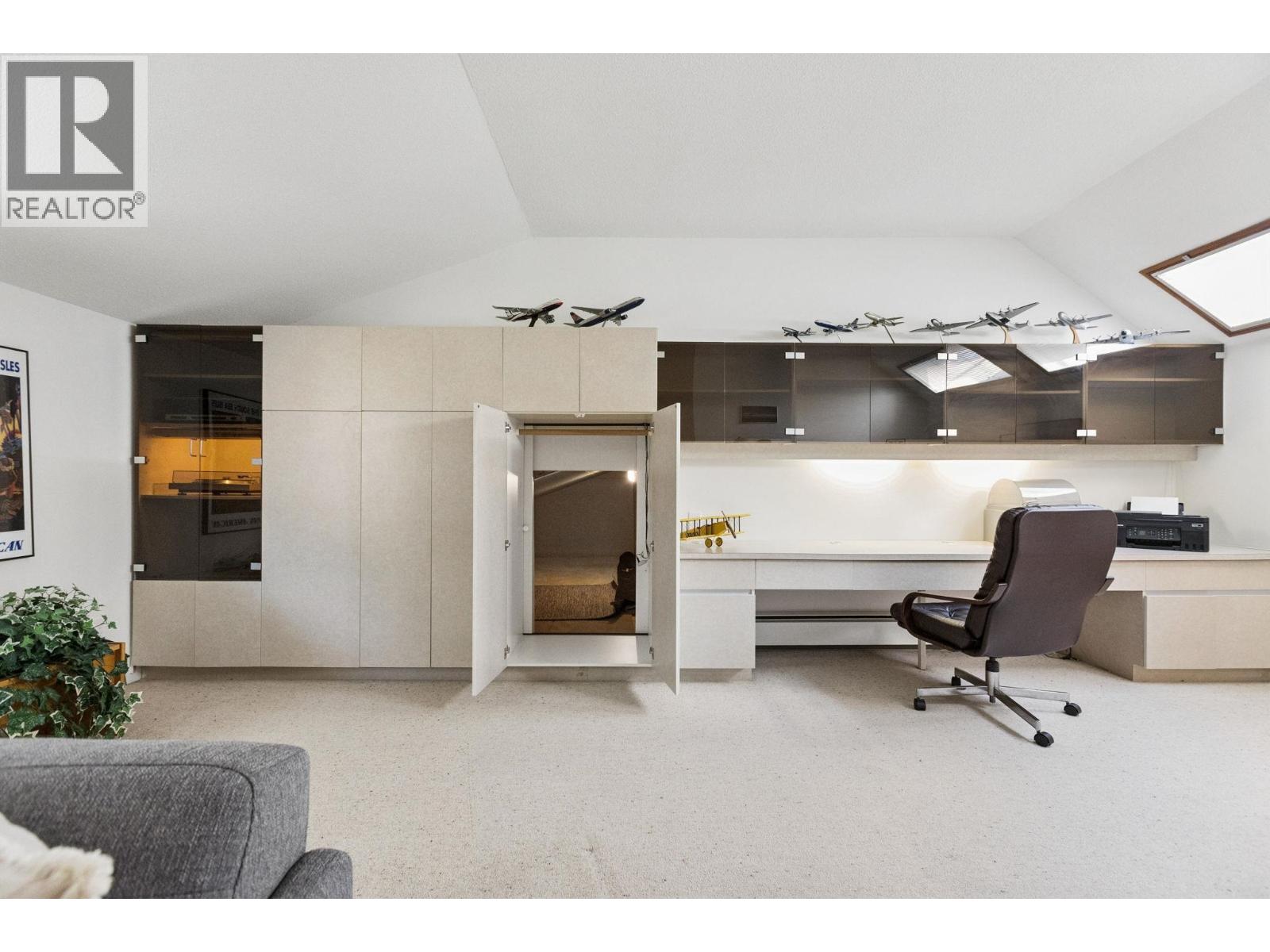 8570 Ansell Place, West Vancouver, British Columbia  V7W 2W3 - Photo 31 - R3117394