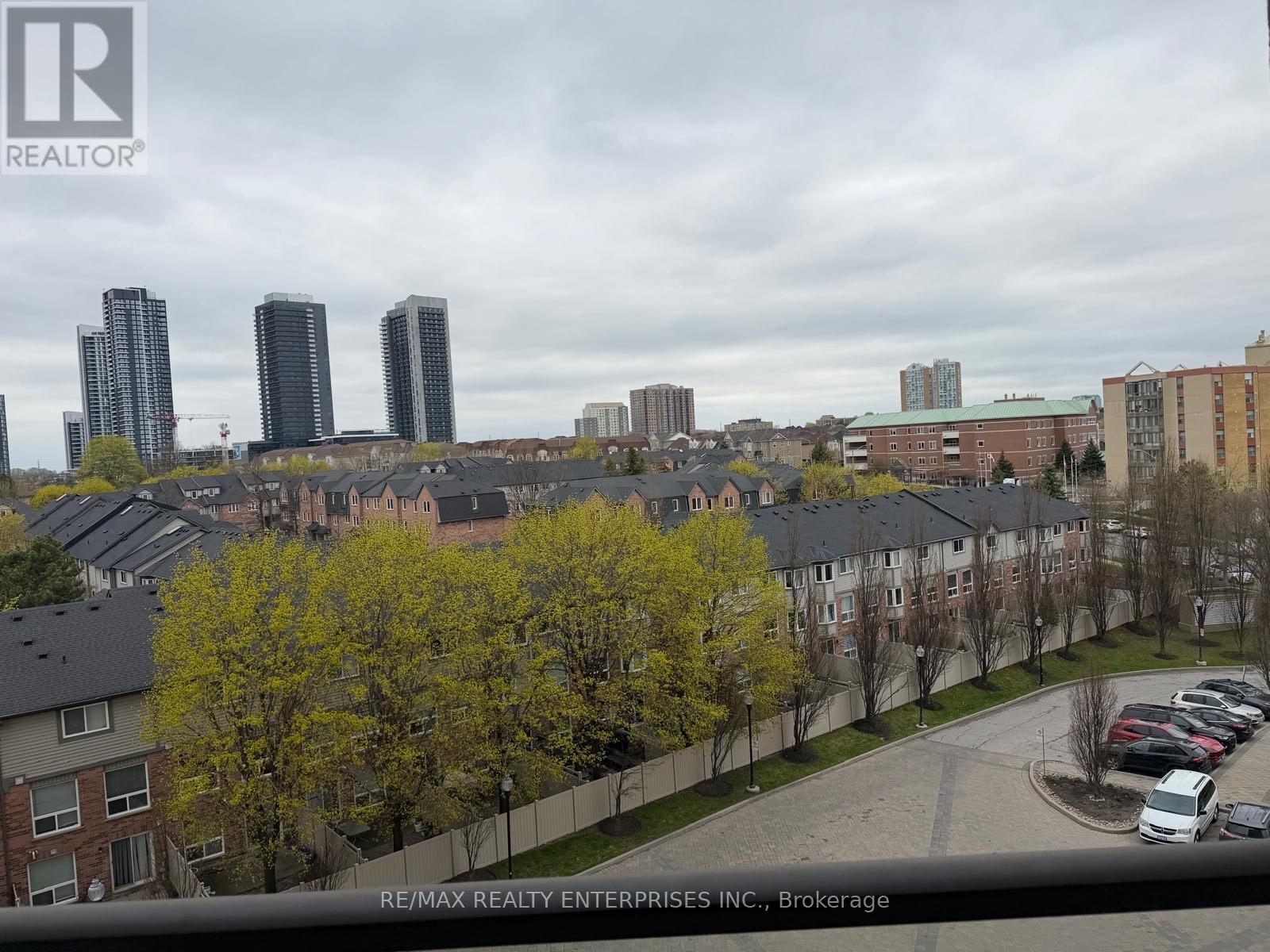 606 - 220 FORUM DRIVE - Photo 6