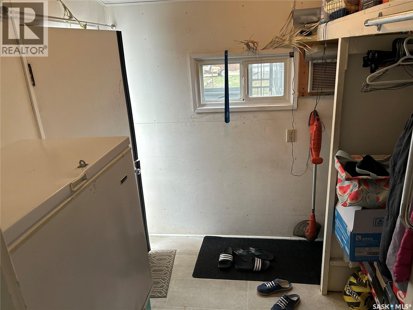 316 4th Avenue W, Watrous, Saskatchewan  S0K 4T0 - Photo 12 - SK034145