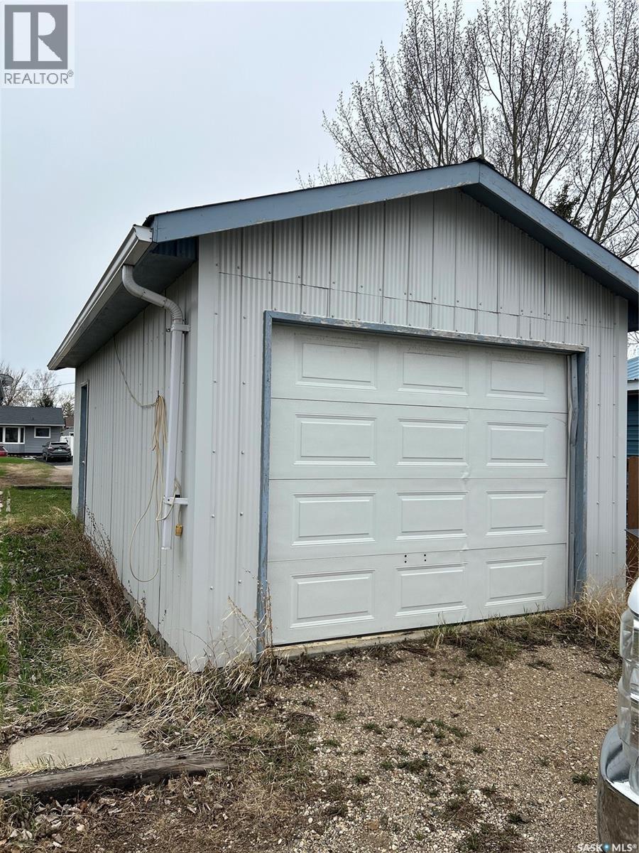 316 4th Avenue W, Watrous, Saskatchewan  S0K 4T0 - Photo 15 - SK034145