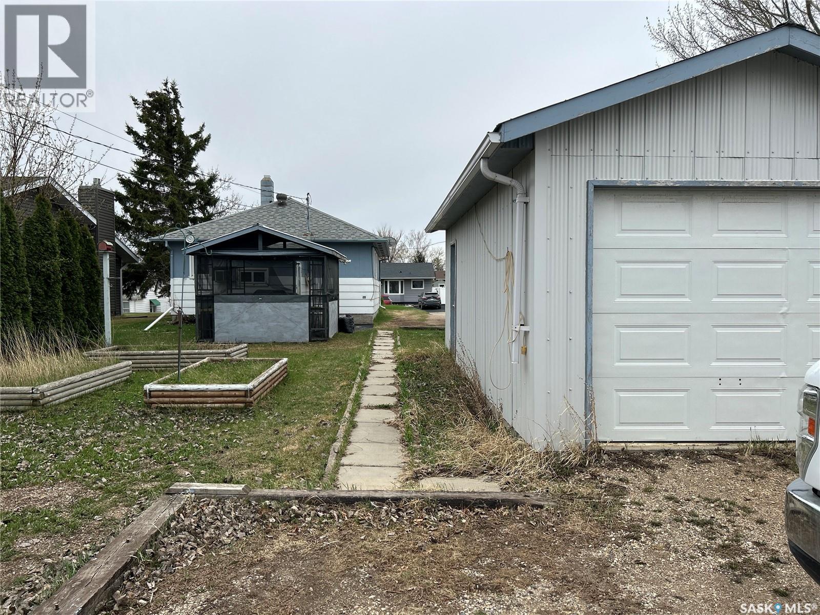 316 4th Avenue W, Watrous, Saskatchewan  S0K 4T0 - Photo 16 - SK034145