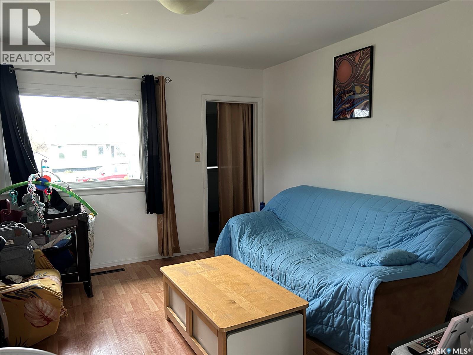 316 4th Avenue W, Watrous, Saskatchewan  S0K 4T0 - Photo 4 - SK034145