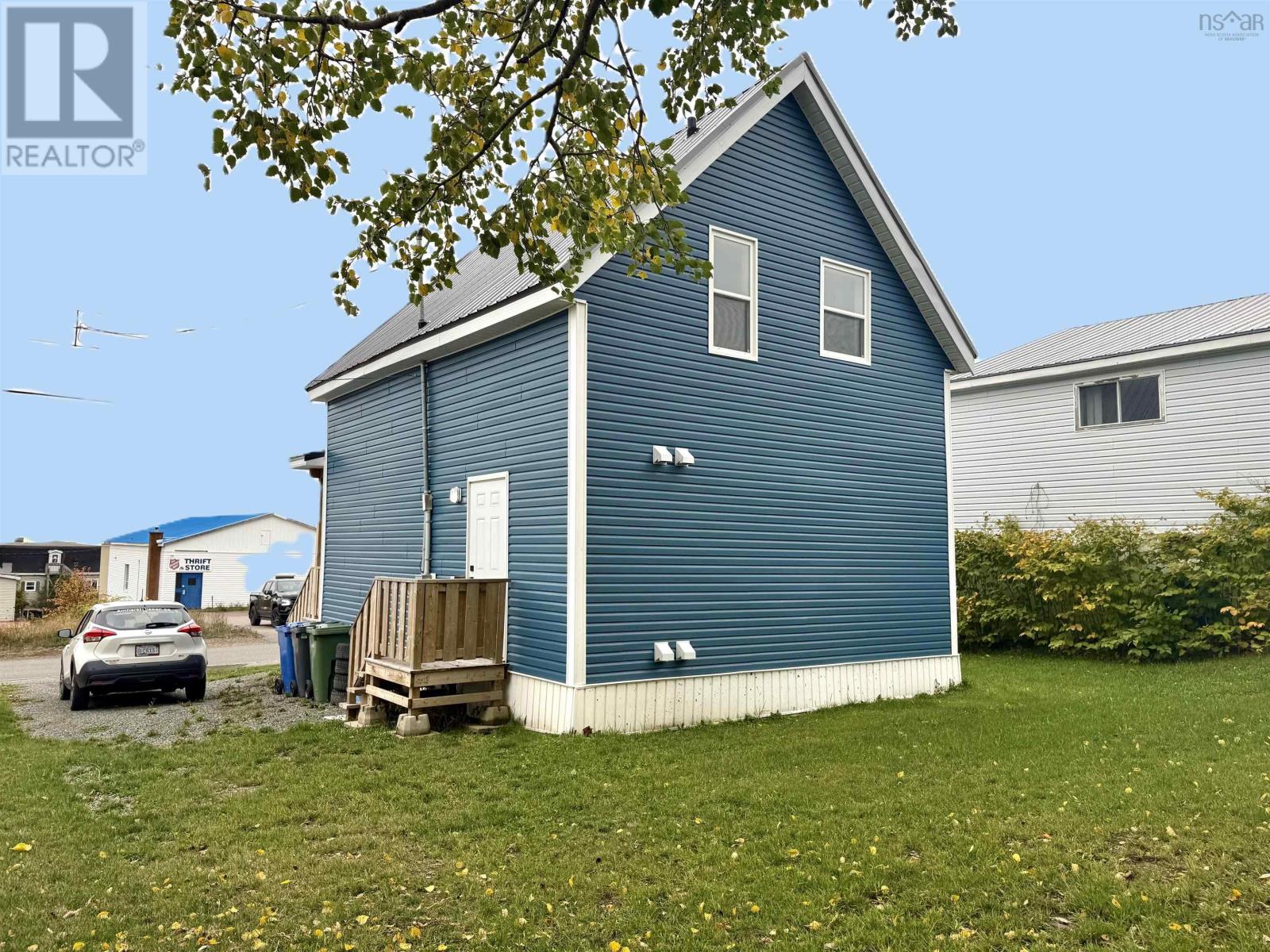 10 Pioneer Street, Springhill, Nova Scotia  B0M 1X0 - Photo 4 - 202609019