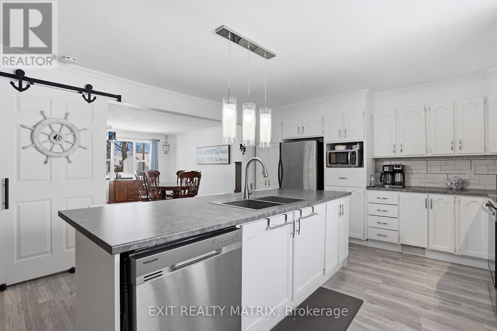 1691-1695 Saint-Laurent Street, Clarence-Rockland, Ontario  K4K 1C2 - Photo 8 - X12806278