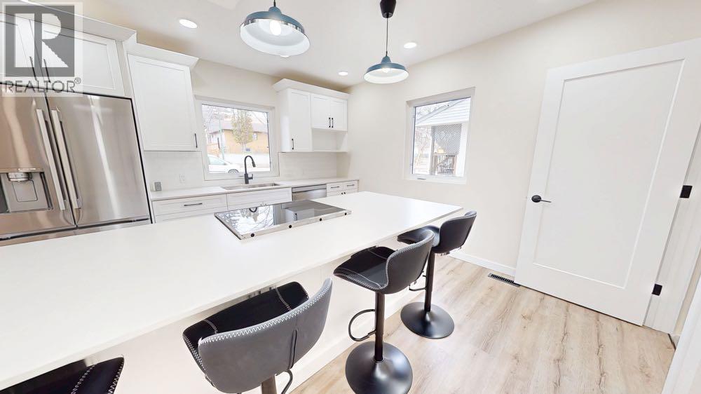 377 4 Street NW, Medicine Hat, Alberta  T1A 6M7 - Photo 13 - A2302835