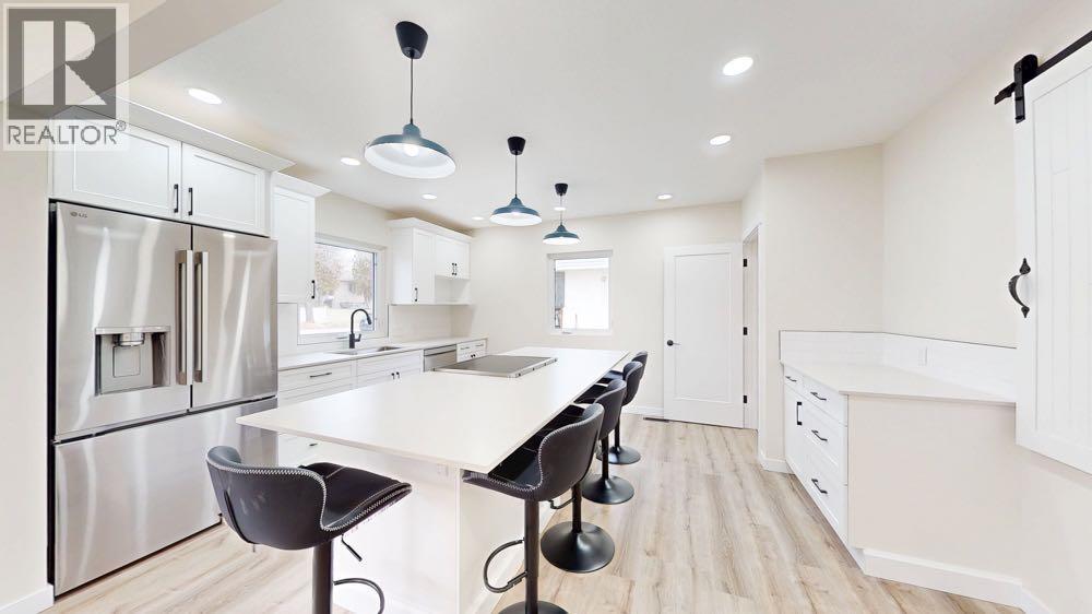 377 4 Street NW, Medicine Hat, Alberta  T1A 6M7 - Photo 11 - A2302835