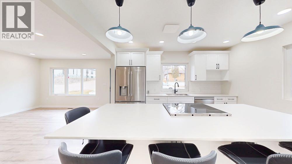 377 4 Street NW, Medicine Hat, Alberta  T1A 6M7 - Photo 12 - A2302835