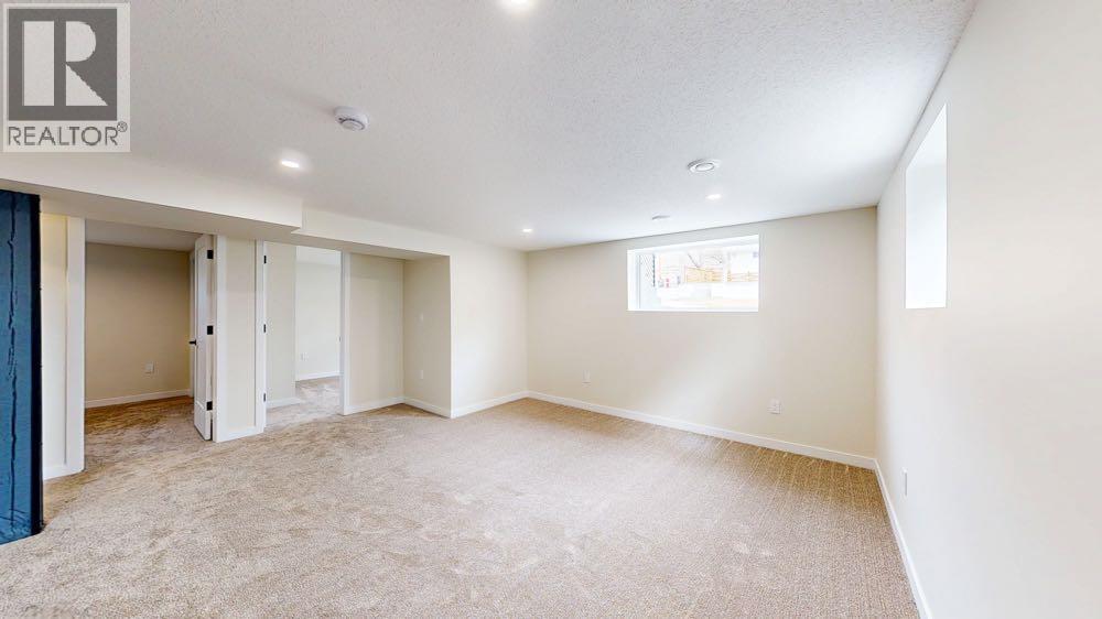 377 4 Street NW, Medicine Hat, Alberta  T1A 6M7 - Photo 30 - A2302835