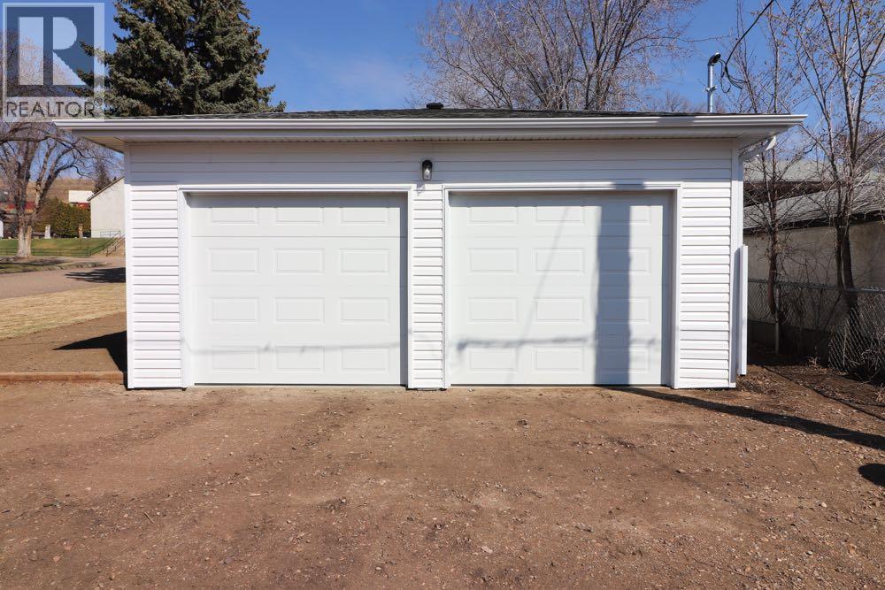 377 4 Street NW, Medicine Hat, Alberta  T1A 6M7 - Photo 46 - A2302835