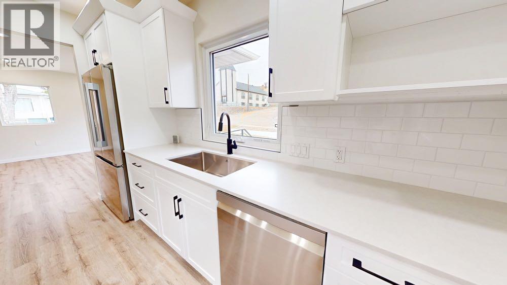 377 4 Street NW, Medicine Hat, Alberta  T1A 6M7 - Photo 18 - A2302835