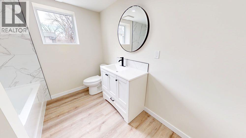 377 4 Street NW, Medicine Hat, Alberta  T1A 6M7 - Photo 40 - A2302835