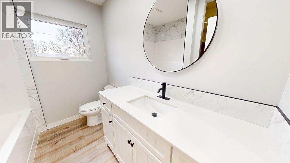 377 4 Street NW, Medicine Hat, Alberta  T1A 6M7 - Photo 27 - A2302835