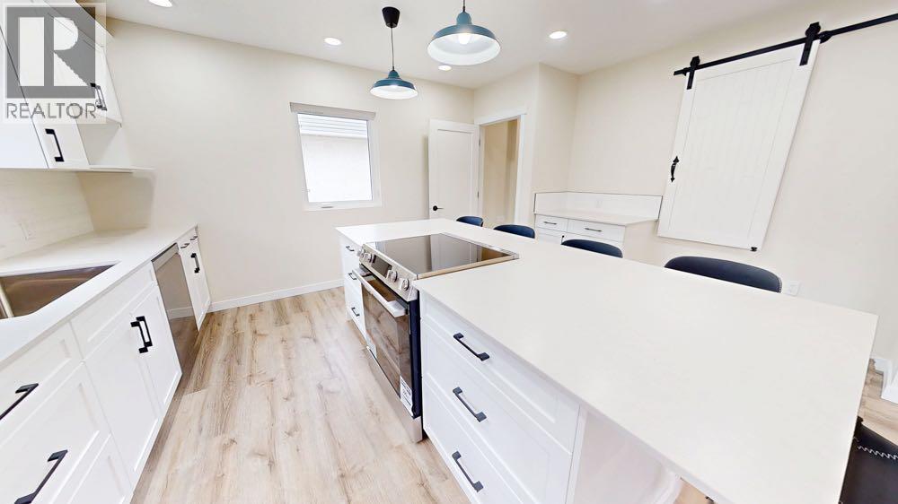 377 4 Street NW, Medicine Hat, Alberta  T1A 6M7 - Photo 20 - A2302835