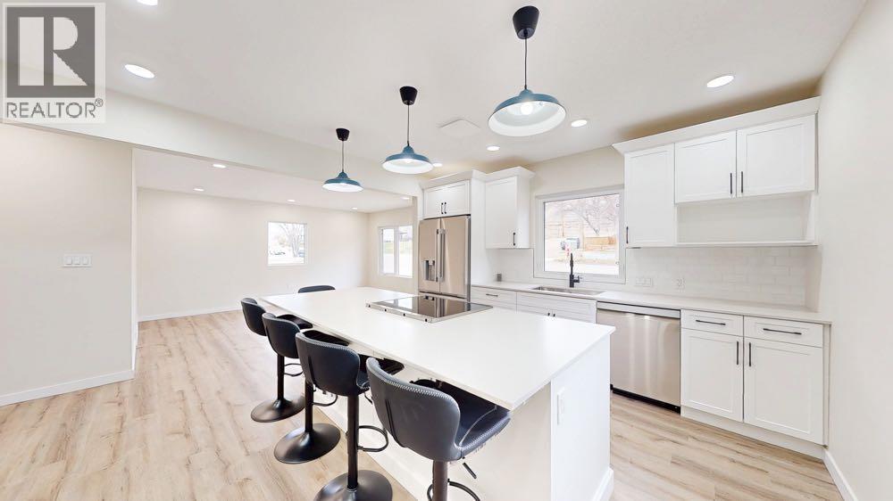 377 4 Street NW, Medicine Hat, Alberta  T1A 6M7 - Photo 14 - A2302835