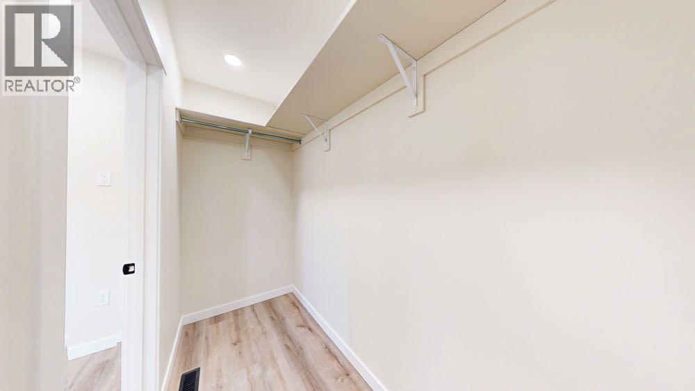 377 4 Street NW, Medicine Hat, Alberta  T1A 6M7 - Photo 24 - A2302835